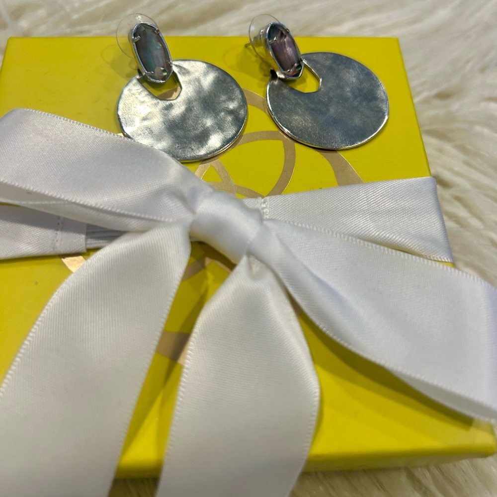 🩷🩷🩷 Kendra Scott Silver Earrings